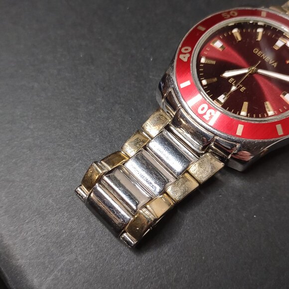 8.5 Inch Red Geneva Watch With Two Tone Band - Picture 4 of 10